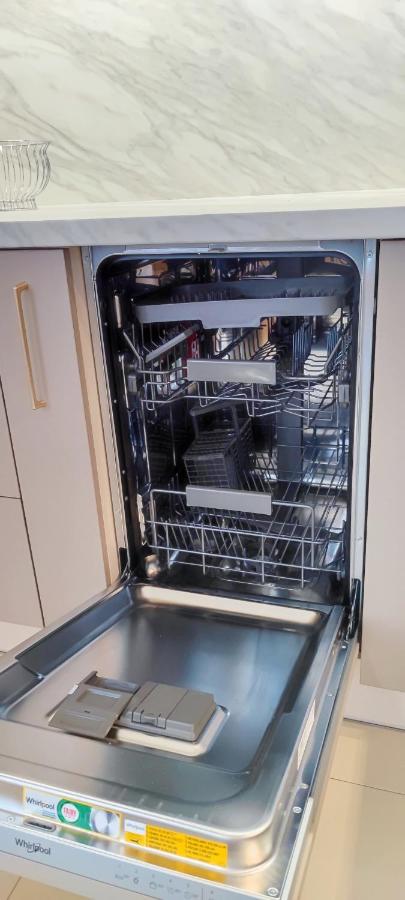 Cosmopolitan Z Bezpłatnym, Prywatnym Parkingiem W Hali Garażowej Apartament